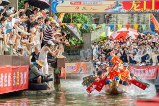 杰伦-威廉姆斯：海沃德能防多个位置&投篮很好 他很适合我们